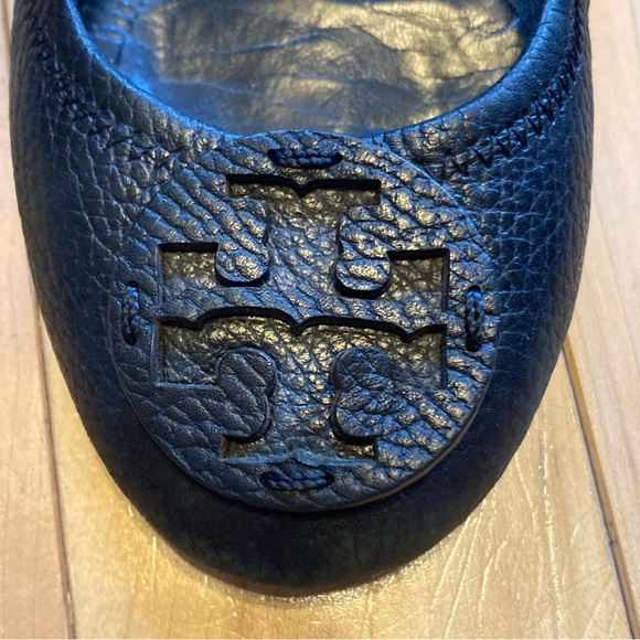 Tory Burch Reva Tumbled Black Leather Tonal ballet flats with leather logo 7.5 - Picture 3 of 6